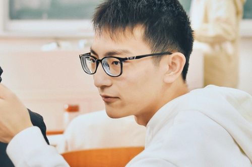 Nhận 33 bài từ 'sinh viên giả', giáo sư bị lừa, chấm điểm cao hơn sinh viên thật