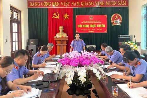 Kiểm tra công tác kết thúc hoạt động của VKSND cấp huyện và thành lập VKSND khu vực