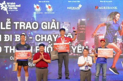 Giải chạy vinh danh Báo chí Cách mạng rực rỡ sắc màu tại Thành phố Hồ Chí Minh