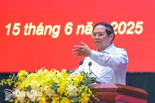 Dứt khoát thành công trong cuộc cách mạng về tổ chức bộ máy của hệ thống chính trị và chính quyền địa phương 2 cấp