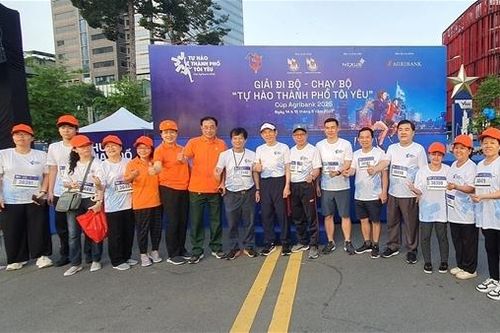 Sôi nổi Giải đi bộ - chạy bộ 'Tự hào thành phố tôi yêu'