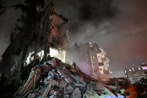 Iran phát động tấn công mới vào hạ tầng quân sự Israel