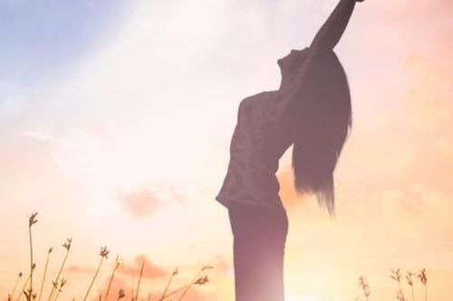 5 tư thế yoga buổi sáng phụ nữ tuổi 30 không nên bỏ lỡ