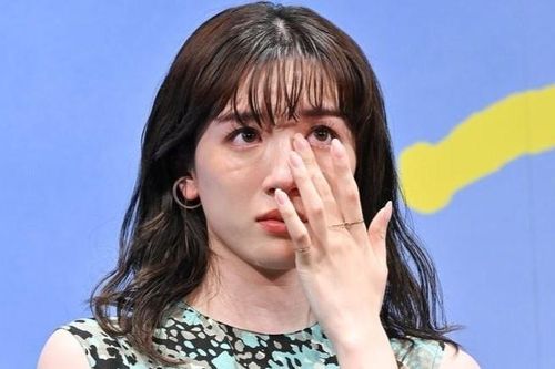 'Ngọc nữ Nhật Bản' tuyệt vọng sau bê bối ngoại tình
