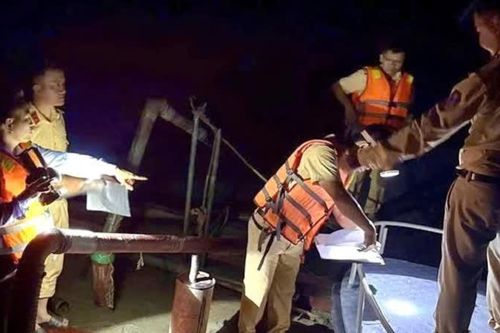 Hà Tĩnh: liên tiếp phát hiện nhiều tàu khai thác cát trái phép