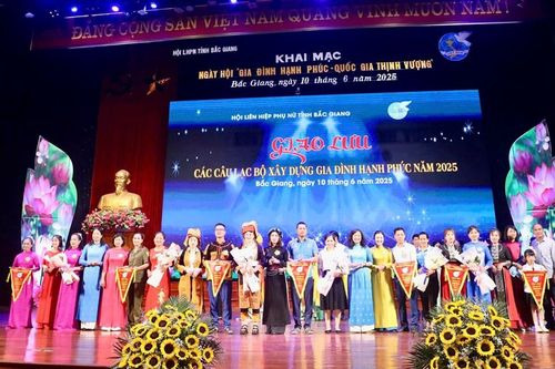 Ấm áp ngày hội gia đình hạnh phúc