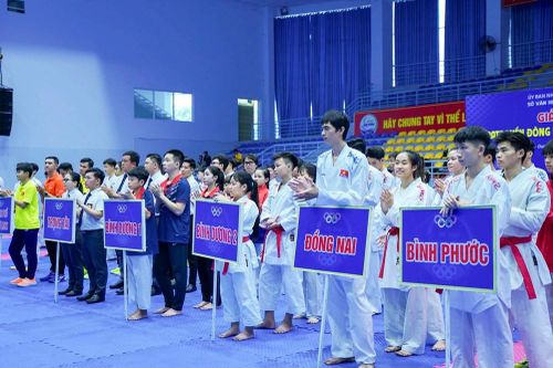 Bình Dương khai mạc giải vô địch Karate miền Đông Nam Bộ mở rộng năm 2025