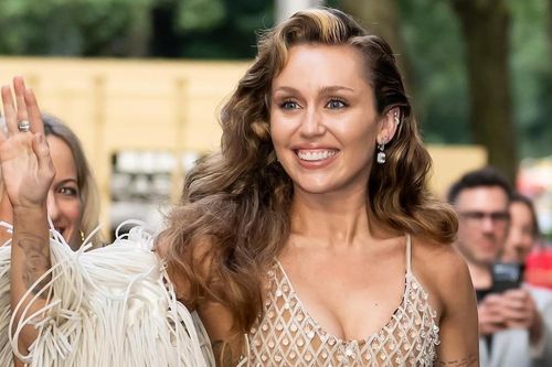 Album 'Something Beautiful' của Miley Cyrus: Liệu pháp 'chữa lành' bằng âm nhạc