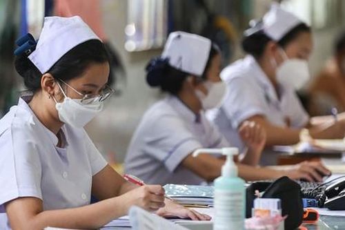 Căn cứ thực hiện chế độ phụ cấp nghề với viên chức cơ sở y tế