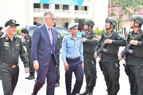 Chủ động tham gia, đóng góp tích cực