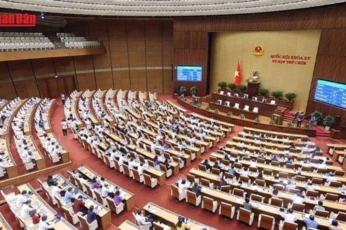 Ngày 16/6, Quốc hội biểu quyết thông qua Nghị quyết sửa đổi, bổ sung một số điều của Hiến pháp