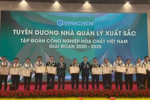 Ông Ngô Văn Đông được vinh danh Nhà lãnh đạo xuất sắc của Tập đoàn Hóa chất Việt Nam giai đoạn 2020-2025
