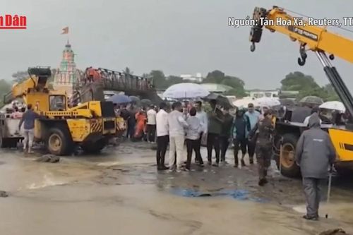 Sập cầu ở Ấn Độ, hàng chục người thương vong
