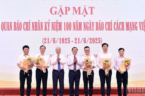 Chủ tịch Ủy ban Trung ương Mặt trận Tổ quốc Việt Nam gặp mặt các cơ quan báo chí nhân kỷ niệm 100 năm Ngày Báo chí Cách mạng Việt Nam