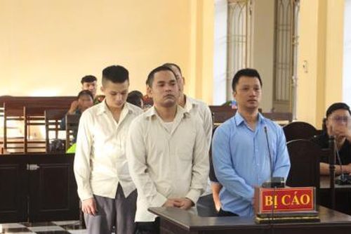 Nhóm thanh niên buôn 'hàng trắng' lãnh án