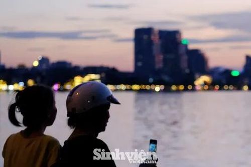 'Săn' hoàng hôn sau mưa – trào lưu mới của giới trẻ Hà Nội