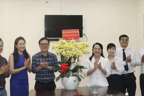Chủ nhiệm Ủy ban Kiểm tra Thành ủy TPHCM thăm, chúc mừng cơ quan báo chí