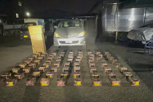 Khởi tố đối tượng vận chuyển pháo lậu