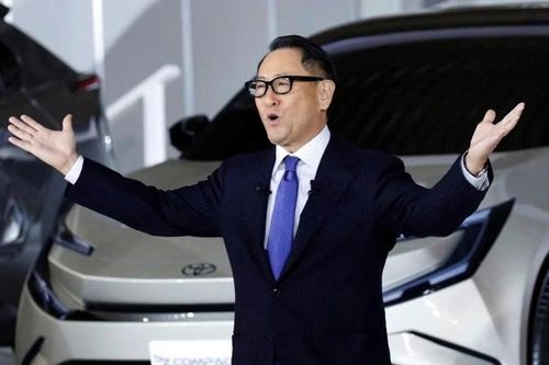 Chủ tịch Toyota - ôtô điện gây ô nhiễm gấp 3 lần xe hybrid
