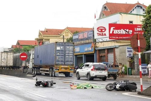 Tai nạn liên hoàn, người đàn ông đi xe máy tử vong