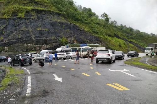Sạt lở trên Quốc lộ 12, đoạn qua tỉnh Điện Biên