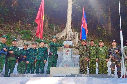 Bộ đội biên phòng Nghệ An và Houaphanh tổ chức tuần tra song phương biên giới Việt Nam-Lào