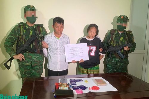 Hai đối tượng bị bắt giữ khi sang Lào mua ma túy mang về Việt Nam bán kiếm lời