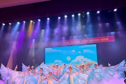 'Tiếng hát từ trái tim' trong đêm chung kết Hội thi Tiếng hát người khuyết tật toàn quốc lần thứ III