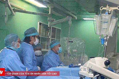 Cứu sống bệnh nhân xuất huyết tử cung kèm thuyên tắc phổi