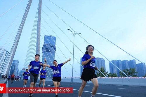Giải đi bộ - chạy bộ có 1.000 người làm báo tham gia xác lập kỷ lục