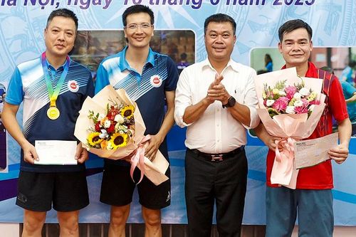 Sôi nổi Giải bóng bàn dành cho những người làm báo