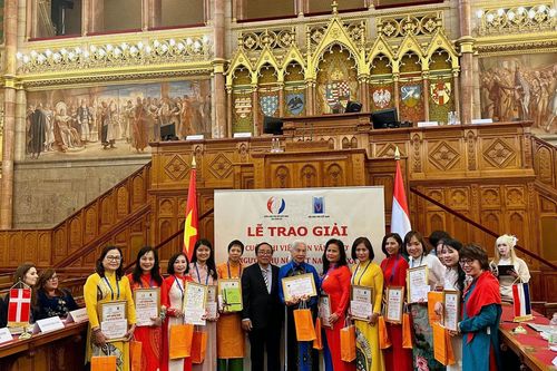 Hành trình kết nối tâm hồn của những phụ nữ Việt xa xứ