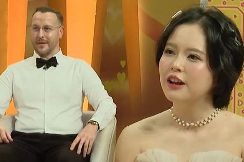 Mới quen qua mạng, anh Tây đã gửi cho mẹ đơn thân Việt 1 tỷ đồng để 'đặt cọc vợ'