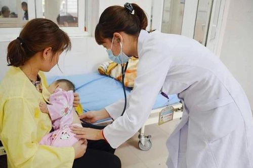Số ngày cha mẹ được nghỉ chăm sóc con ốm theo quy định mới nhất, người lao động cần biết