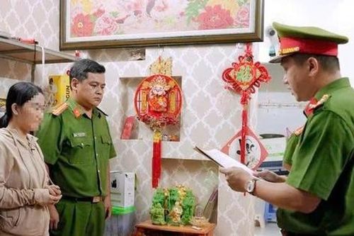 Livestream bán hàng thu hơn 72 tỷ đồng, một phụ nữ bị bắt vì trốn thuế
