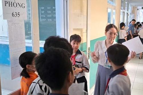Gần 5.000 học sinh tranh suất vào lớp 6 ngôi trường 'mơ ước'
