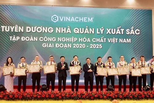 Vinachem đoàn kết thi đua, đổi mới sáng tạo, vững bước trong kỷ nguyên mới