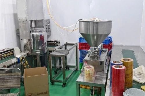 Phá đường dây làm mỹ phẩm giả đã bán hơn 100.000 đơn hàng qua mạng