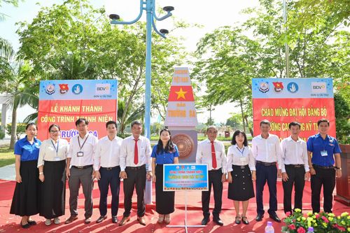 Trường Cao đẳng Kỹ thuật Công nghệ Nha Trang khánh thành công trình thanh niên 'Trường Sa trong trái tim tôi'