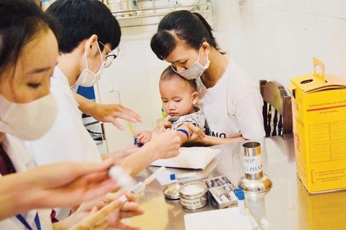 Bảo đảm trẻ em được tiêm chủng đầy đủ