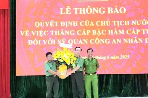 Giám đốc Công an Long An được thăng cấp bậc hàm Thiếu tướng