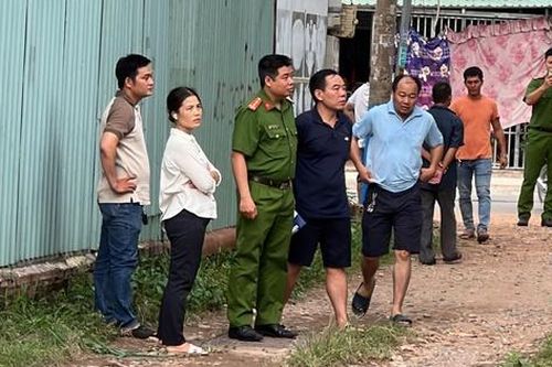 Người đàn ông rơi từ tầng 4 xuống đất, tử vong