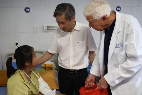 Hành trình vì người bệnh vùng cao