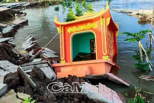 Sạt lở tại miếu Bà Thủy Long