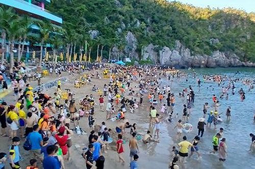 Du lịch biển: Đánh thức tiềm năng kinh tế xanh từ đại dương