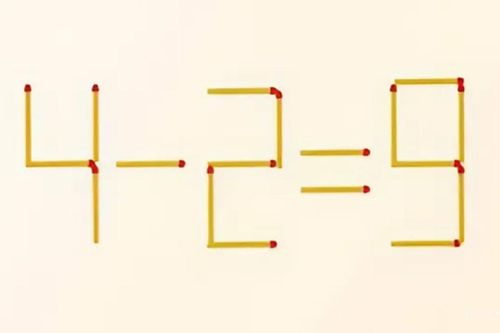 Di chuyển 2 que diêm để phép tính 4 - 2 = 9 từ sai thành đúng