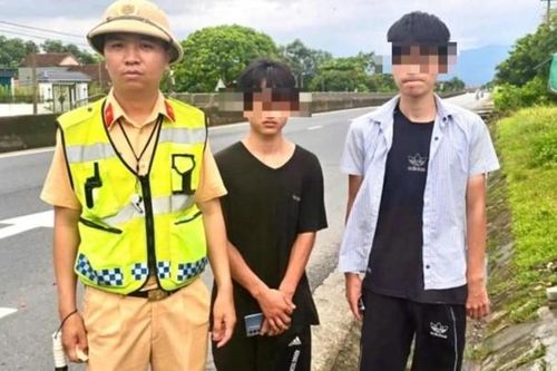 Hai thanh niên ngoại quốc bị dụ dỗ 'việc nhẹ lương cao' đi lạc sang Việt Nam