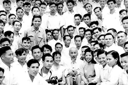 Bác Hồ với báo chí
