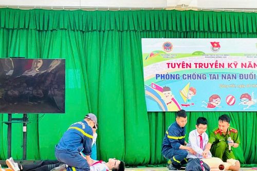 Đừng để tiếng khóc trẻ thơ chìm trong đáy nước