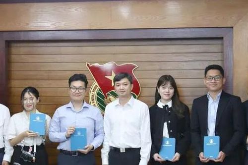 Hội Sinh viên Việt Nam tại Vương quốc Anh: Tăng cường phát triển Đảng, đẩy mạnh phong trào 'Sinh viên 5 tốt'
